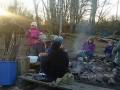 15. Februar: Stockbrot im Sonnenuntergang. (Foto: Marie Barnstorff)