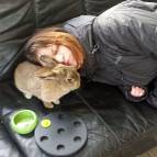 17. Januar: Bunny und July machen zusammen ein Winterschläfchen. (Foto: Hellas Adlung)