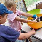 3. Juli: Heute haben wir wieder alle Tiere gewogen und gründlich angeschaut. (Foto: Hellas Adlung)