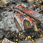 22. November: Bei dem kalten Wetter können wir uns am Feuer aufwärmen. (Foto: Fabian Wilke)