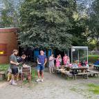 10. September: Ein Dank für die ehrenamtlichen Helferinnen und Helfer. Der Spielplatz hatte Sonntag, 17.00 Uhr, eingeladen zum Grillen und gemeinsam ein paar schöne Stunden zu verbringen. (Foto: Laura Müller)